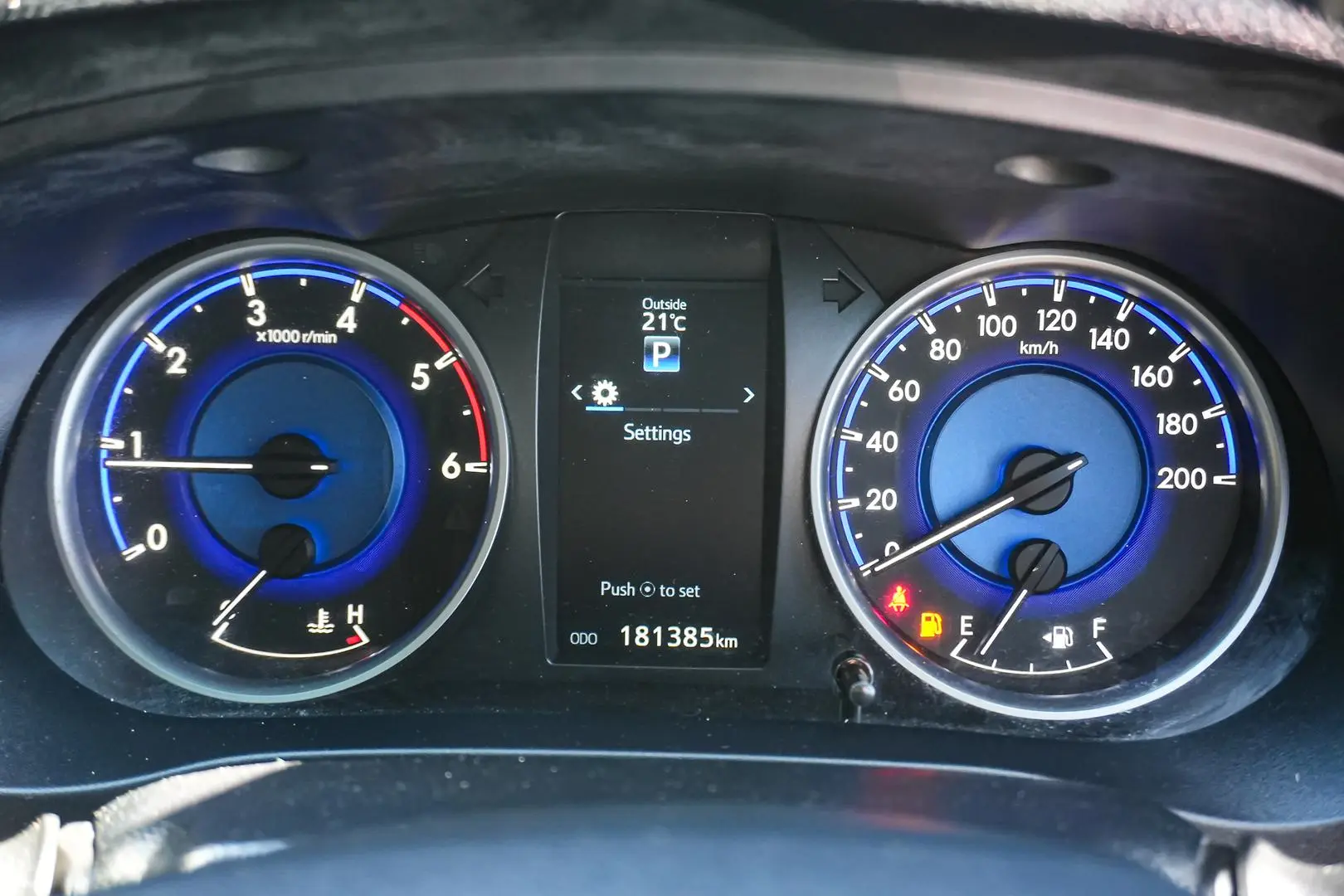 2016 Toyota Hilux Gallery Image 17