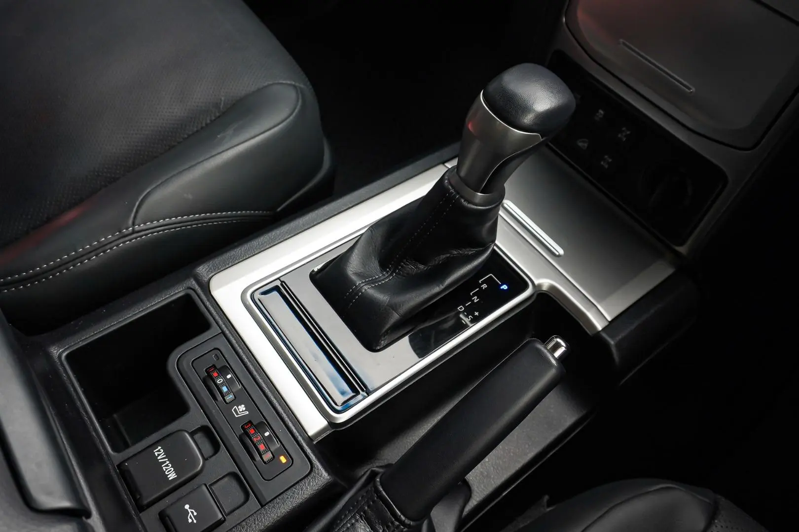 2022 Toyota Landcruiser Prado Gallery Image 18