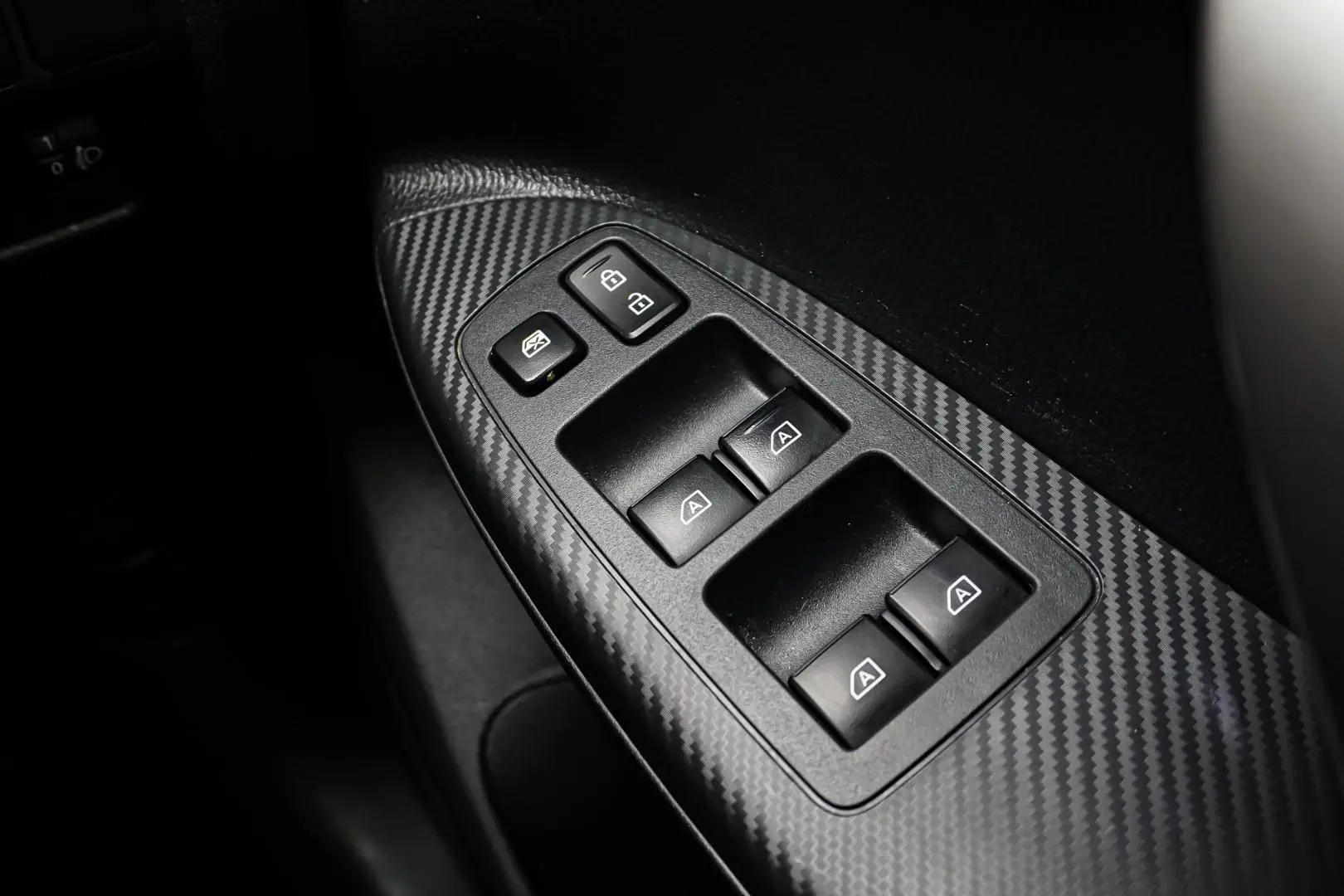 2023 Mitsubishi Eclipse Cross Gallery Image 22