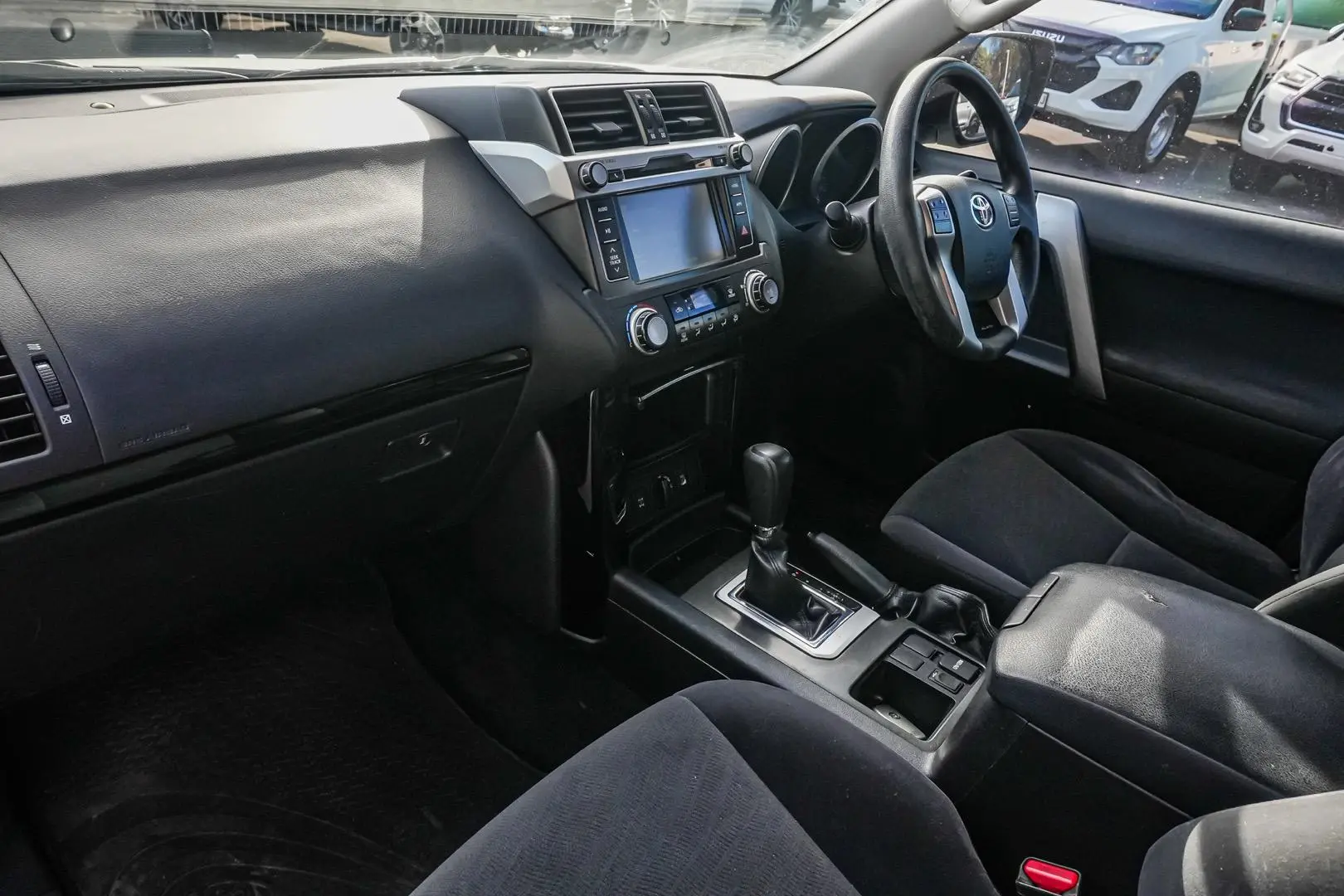 2015 Toyota Landcruiser Prado Gallery Image 9