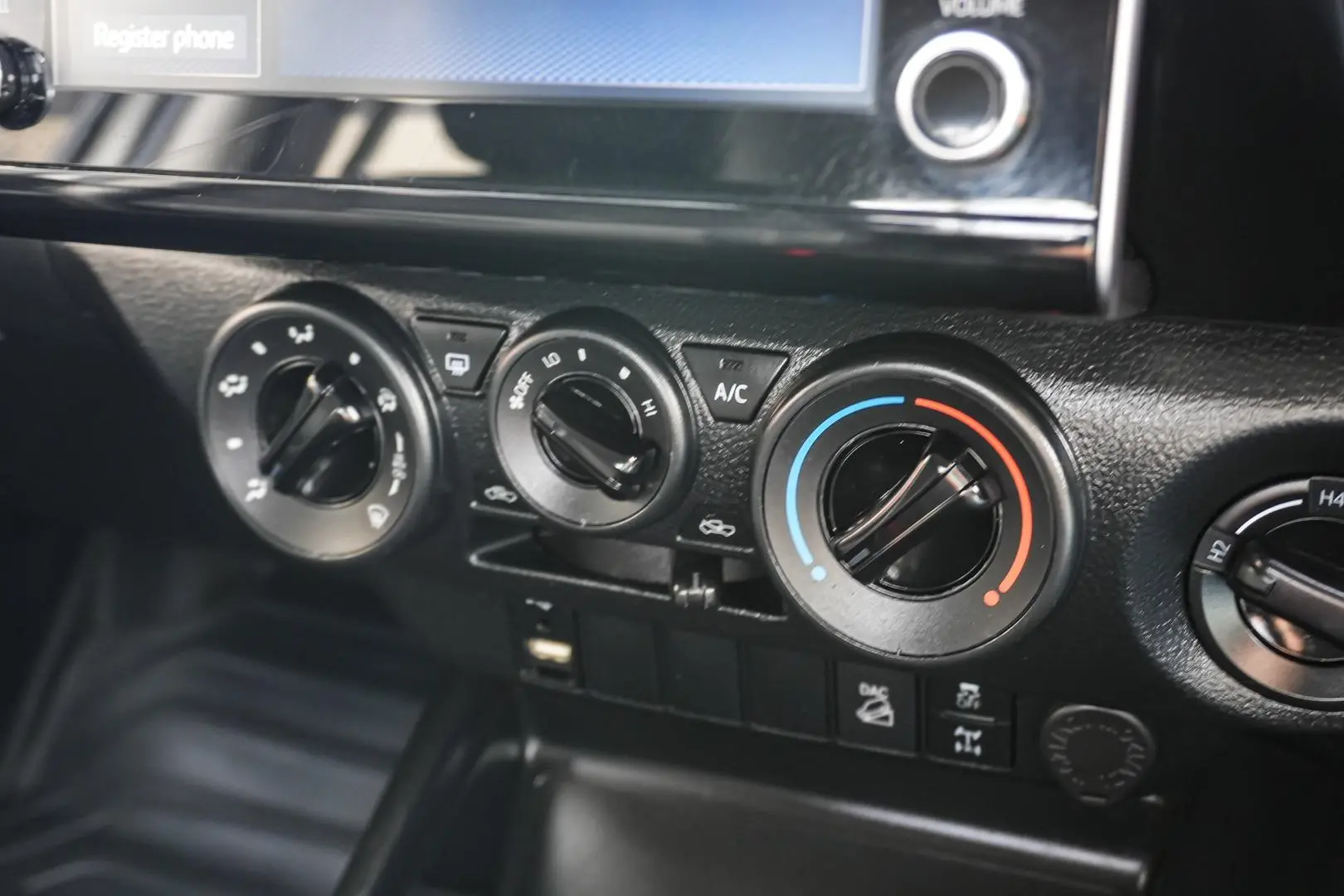 2021 Toyota Hilux Gallery Image 20