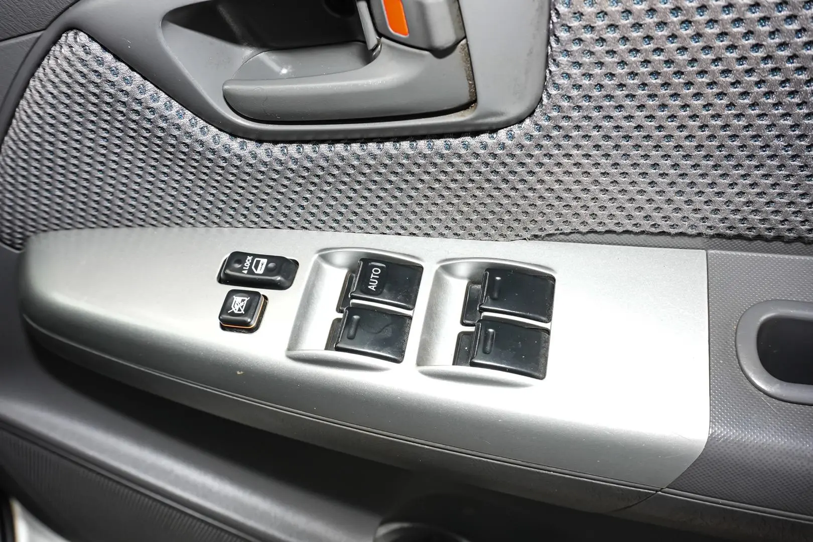 2013 Toyota Hilux Gallery Image 17