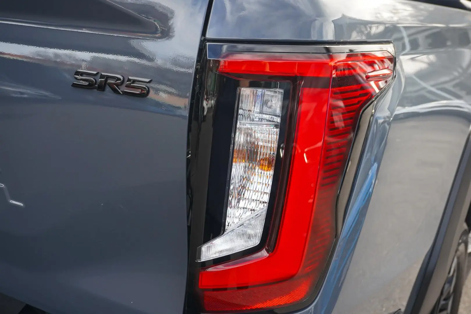 2025 Toyota Hilux Gallery Image 12