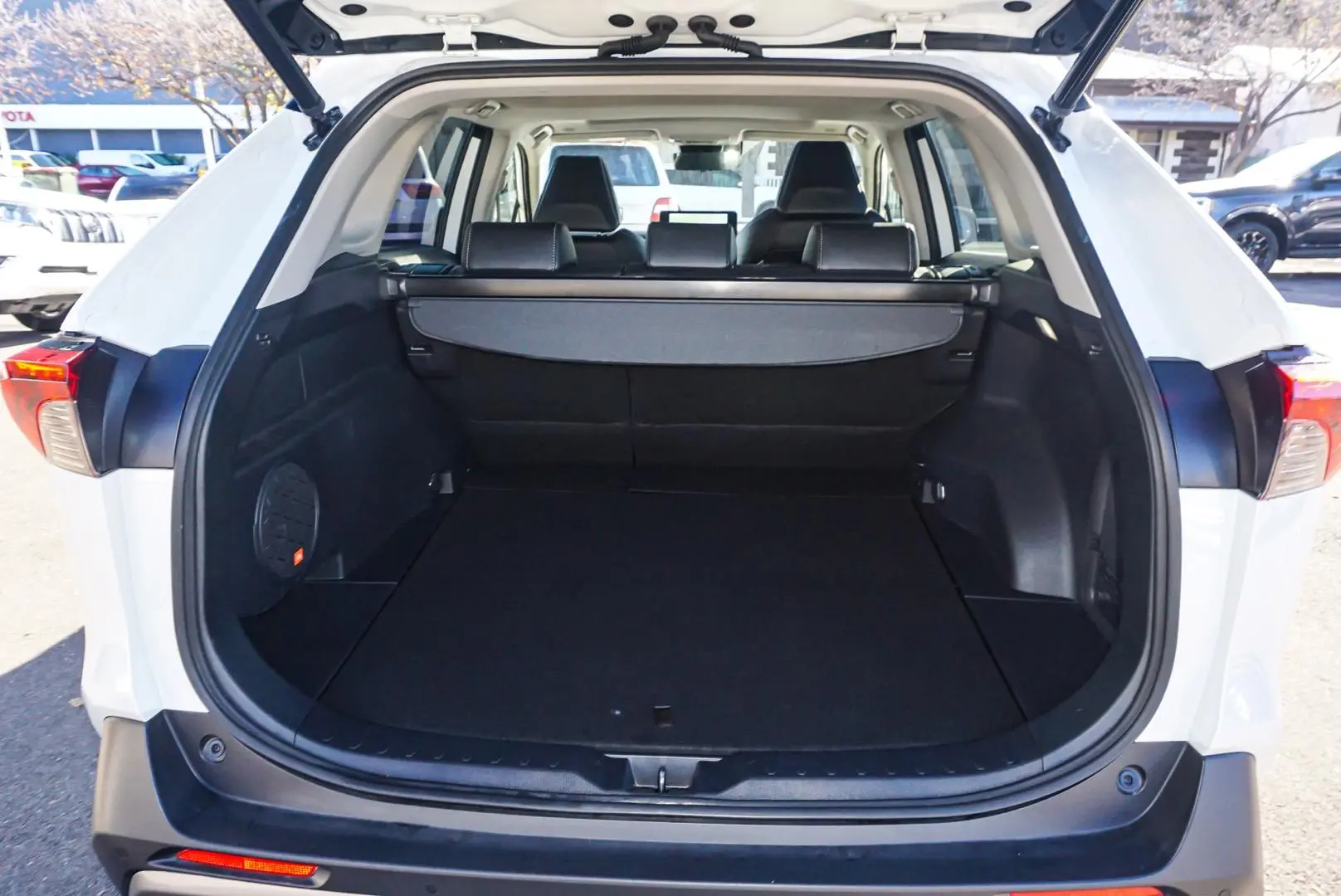 2022 Toyota RAV4 Gallery Image 11