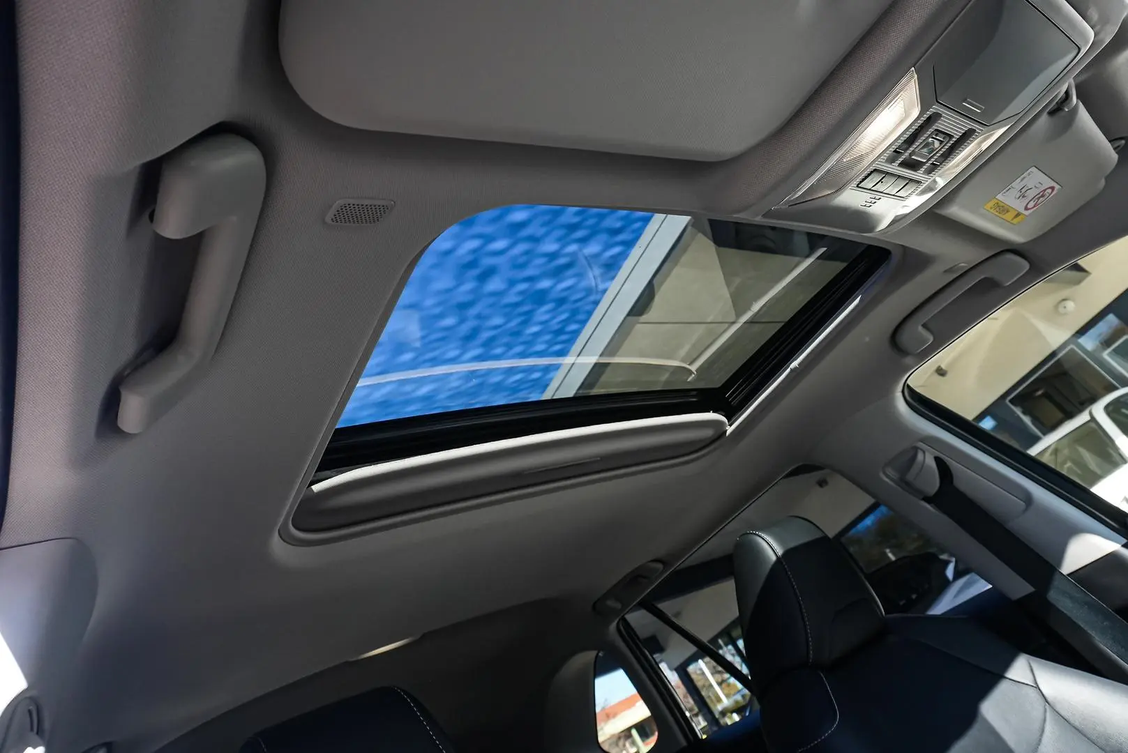 2024 Toyota RAV4 Gallery Image 23