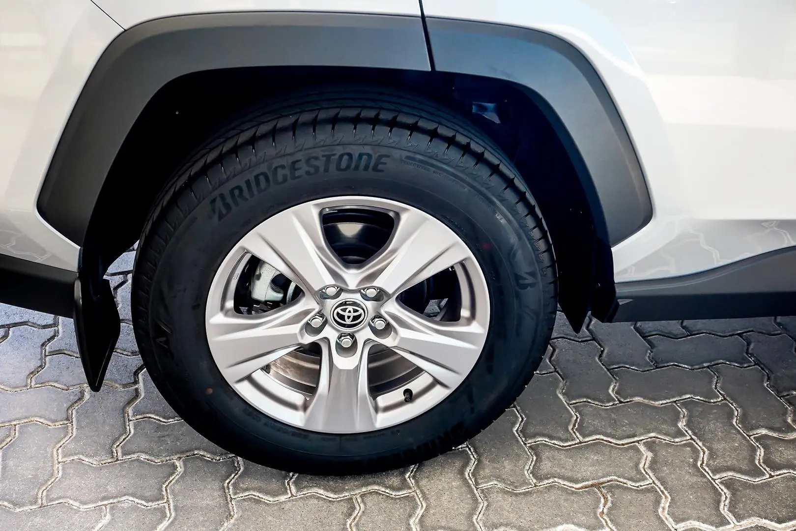 2024 Toyota RAV4 Gallery Image 15