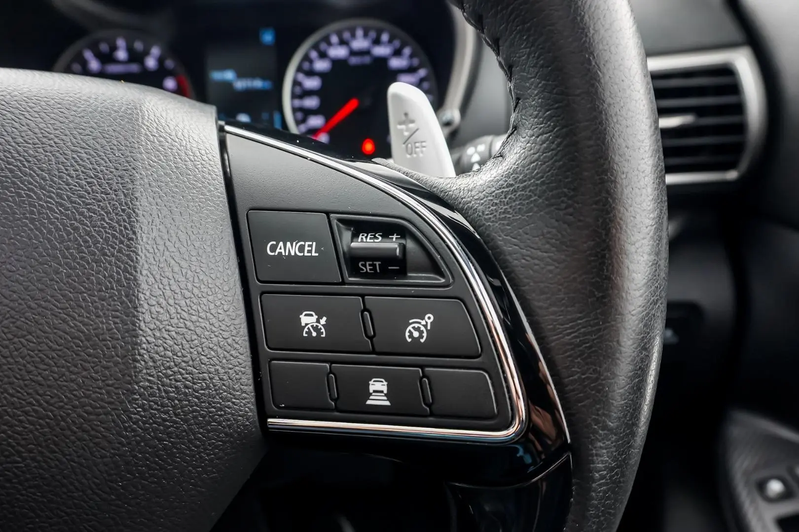 2018 Mitsubishi Eclipse Cross Gallery Image 22