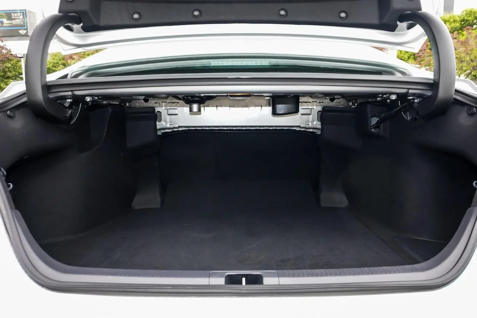 2025 Toyota Camry Gallery Image 9