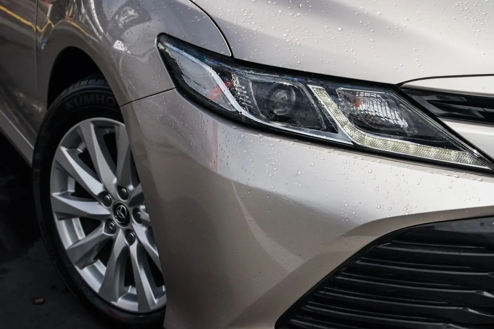 2019 Toyota Camry Image 11