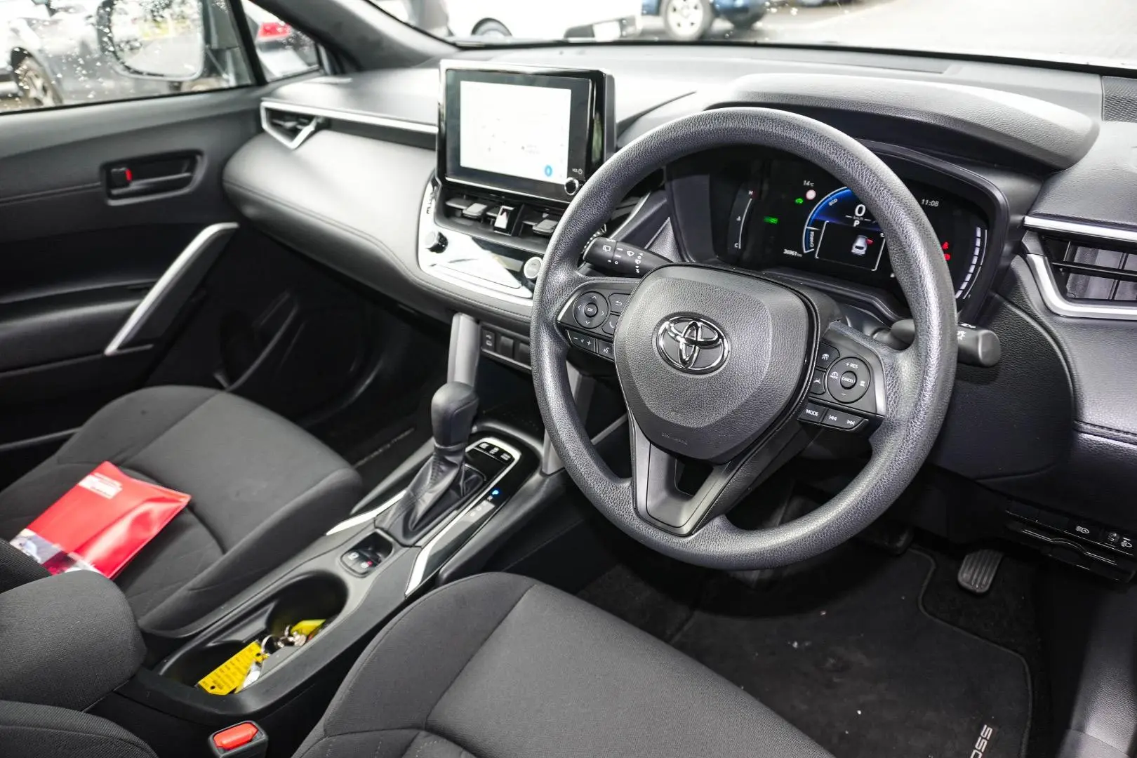2025 Toyota Corolla Cross Gallery Image 7