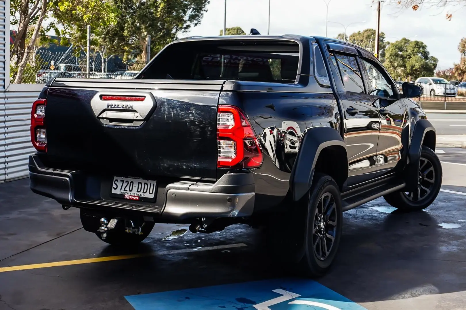 2022 Toyota Hilux Gallery Image 2