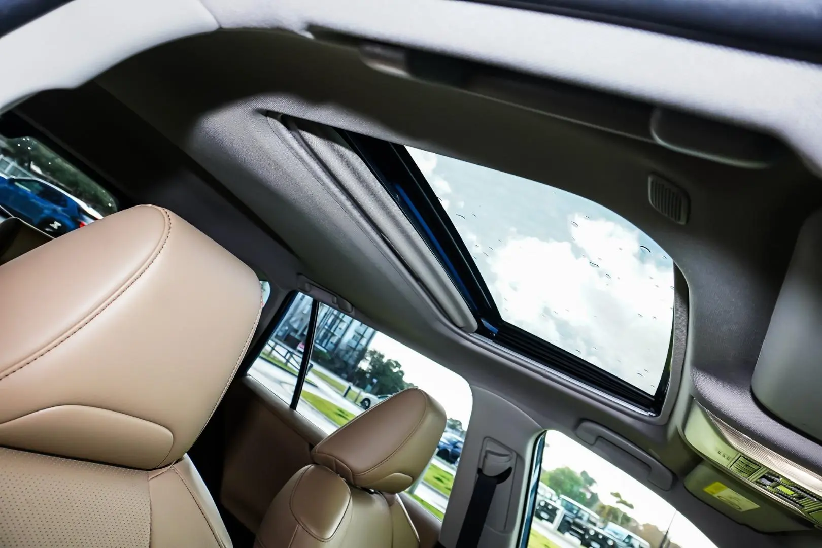 2024 Toyota RAV4 Gallery Image 7