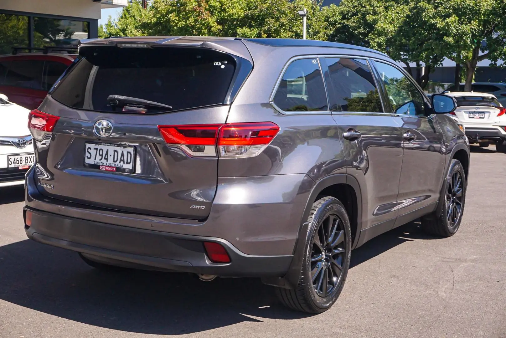 2019 Toyota Kluger Gallery Image 2