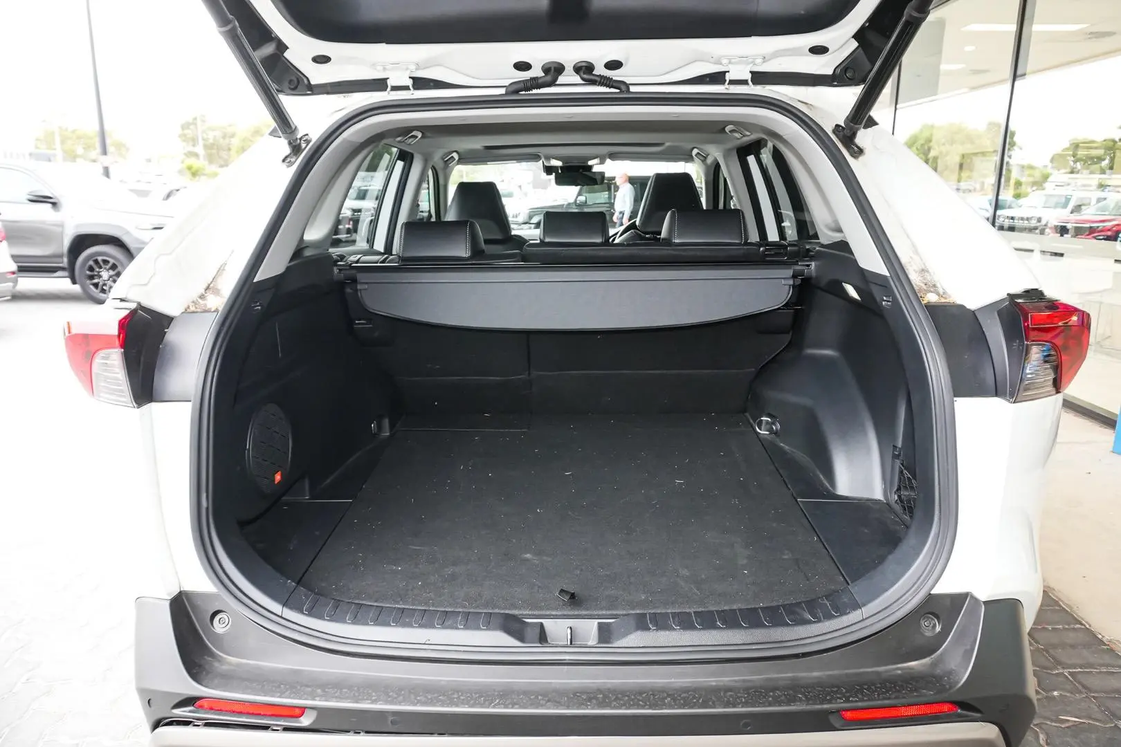 2022 Toyota RAV4 Gallery Image 13