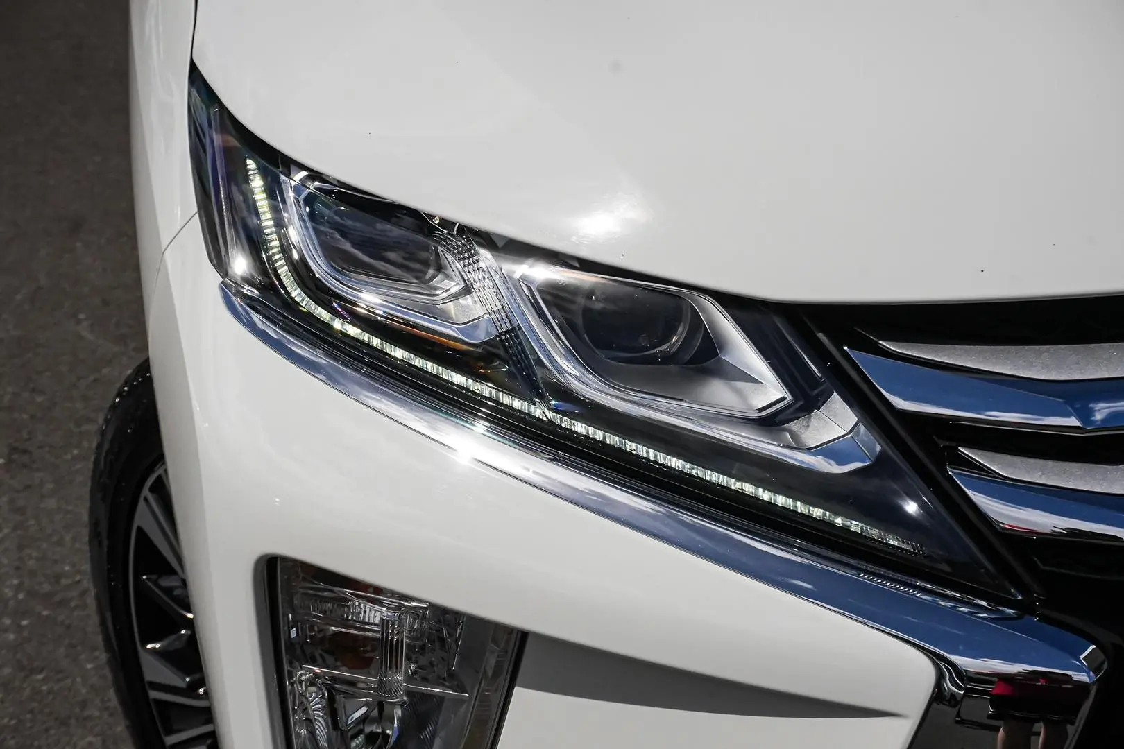 2019 Mitsubishi Eclipse Cross Gallery Image 12