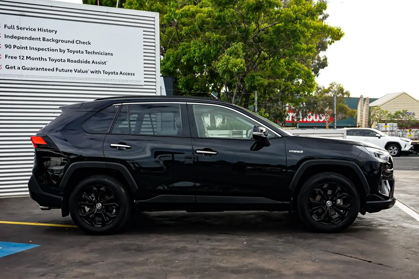 2023 Toyota RAV4 Gallery Image 4