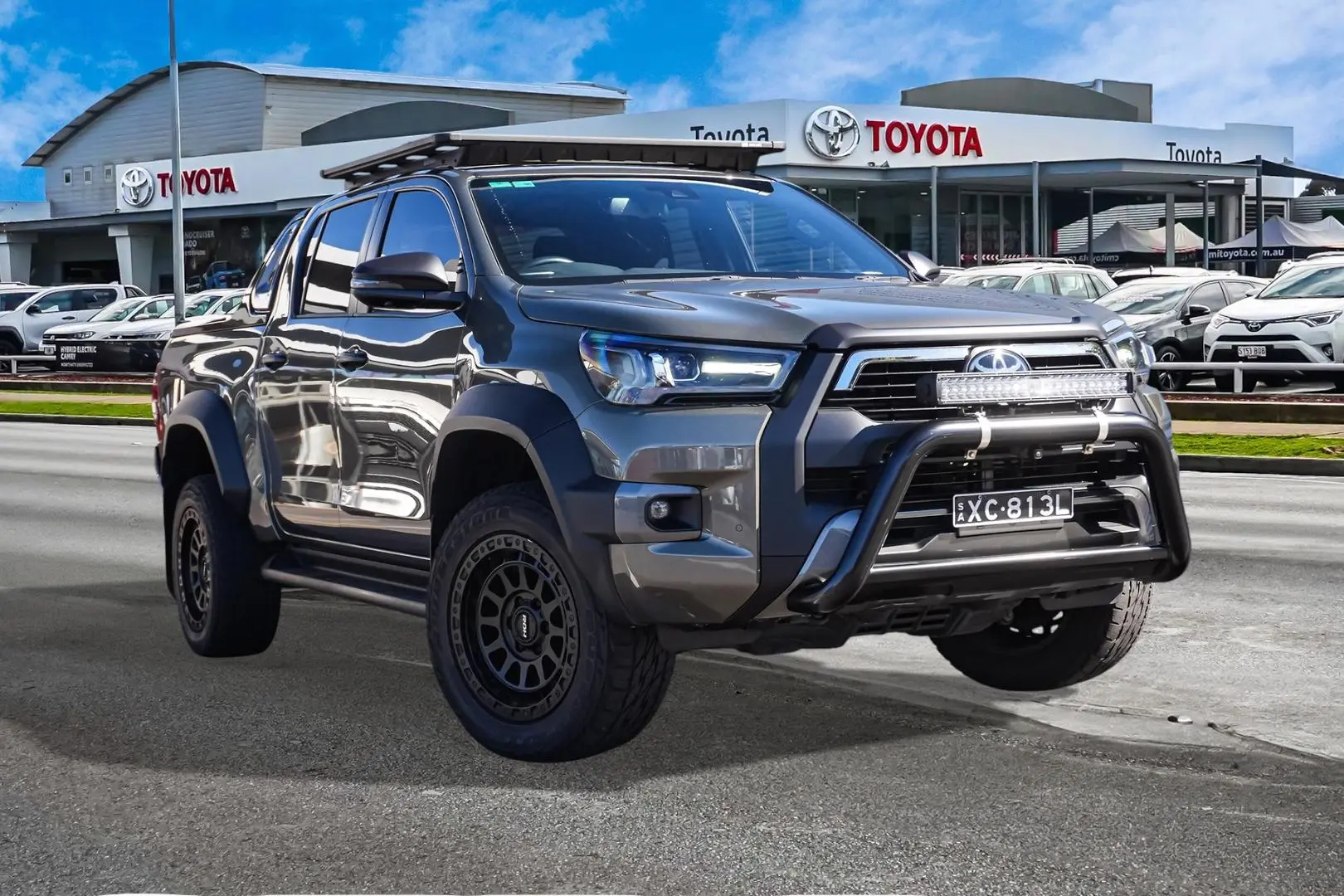 2023 Toyota Hilux Gallery Image 1