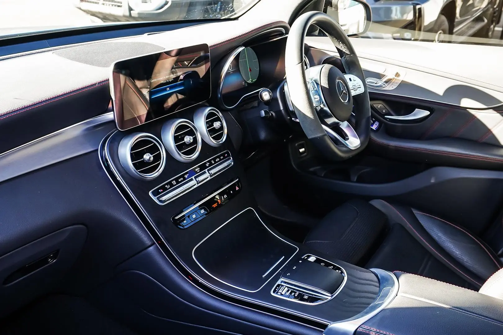 2022 Mercedes-Benz GLC-Class Gallery Image 10