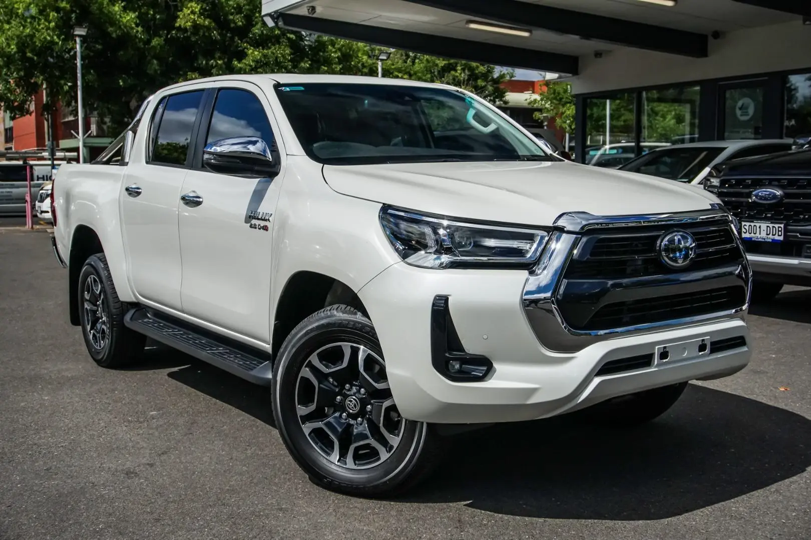 2022 Toyota Hilux Gallery Image 1