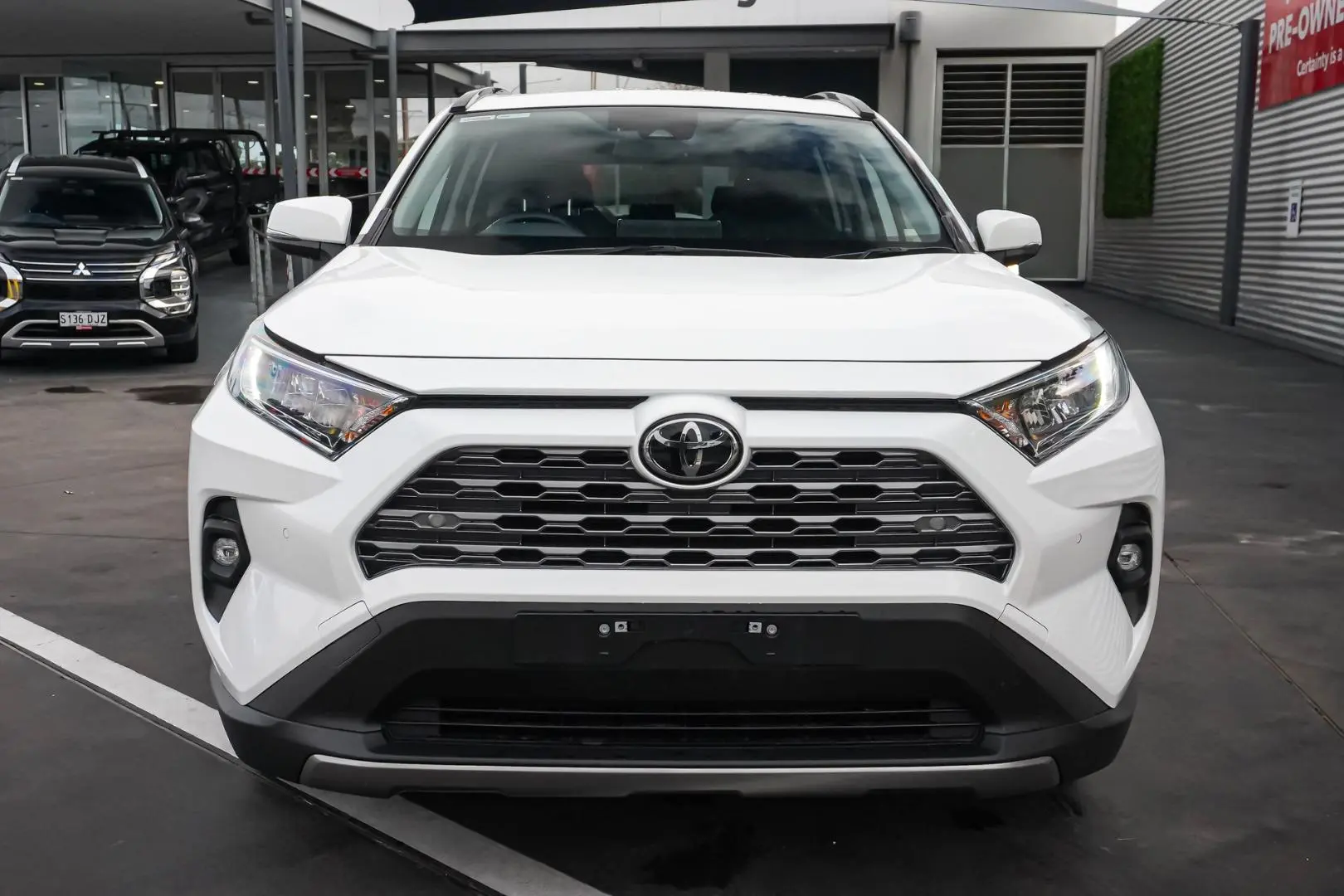2024 Toyota RAV4 Gallery Image 5