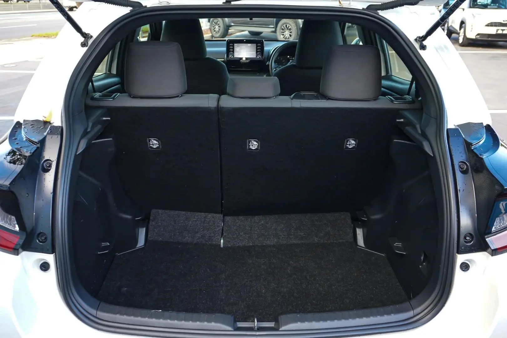 2022 Toyota Yaris Gallery Image 9