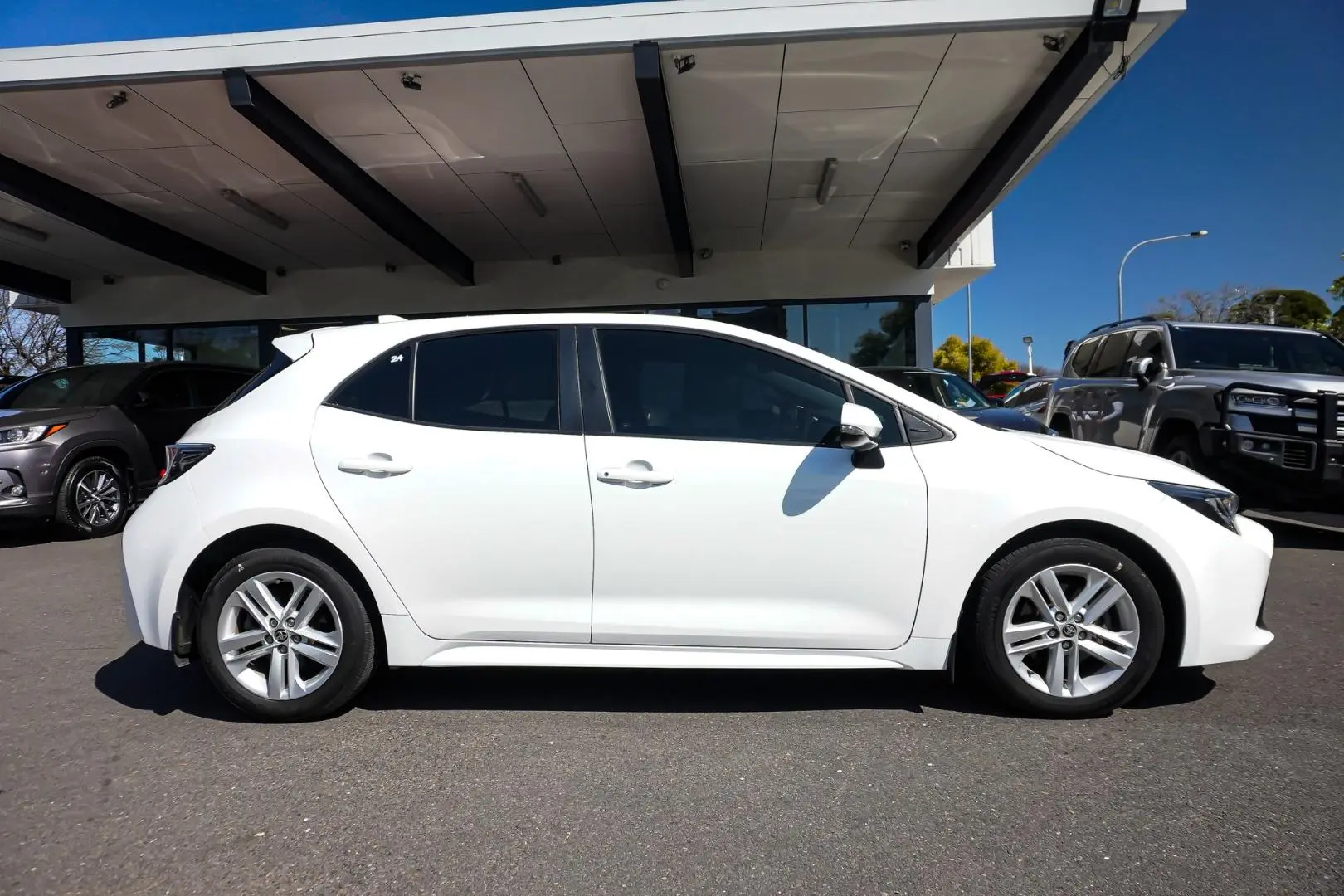 2018 Toyota Corolla Gallery Image 4