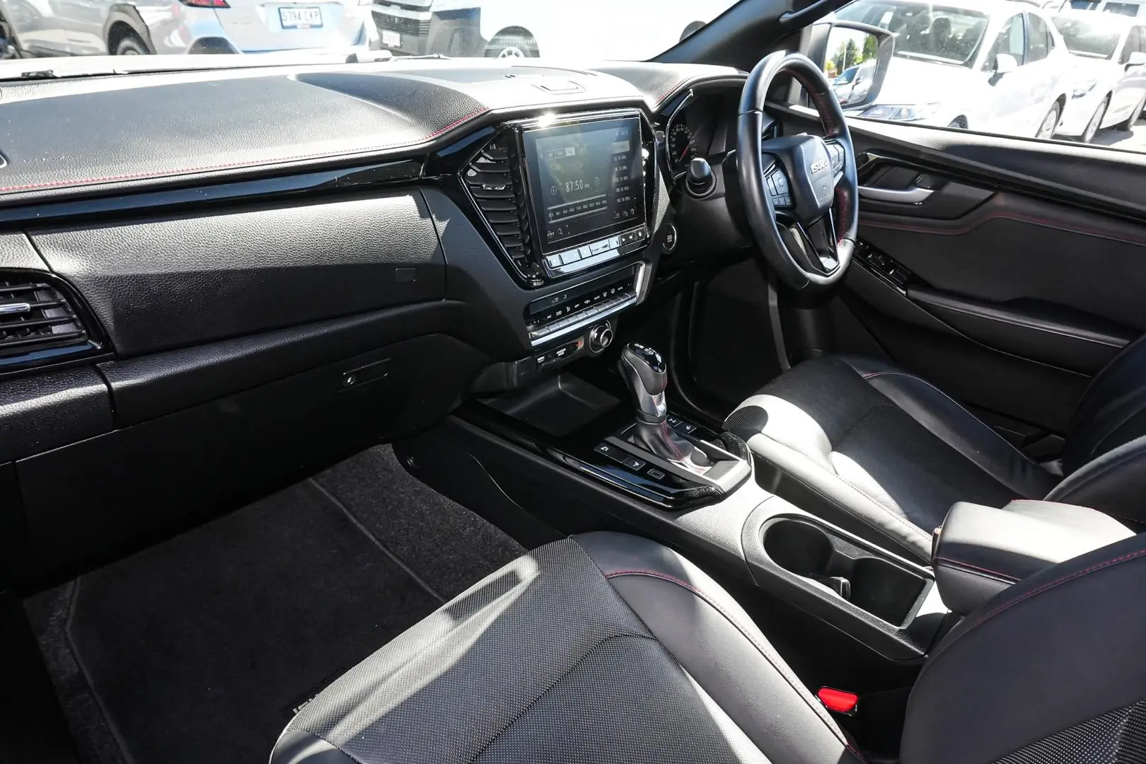 2021 Isuzu D-MAX Gallery Image 10