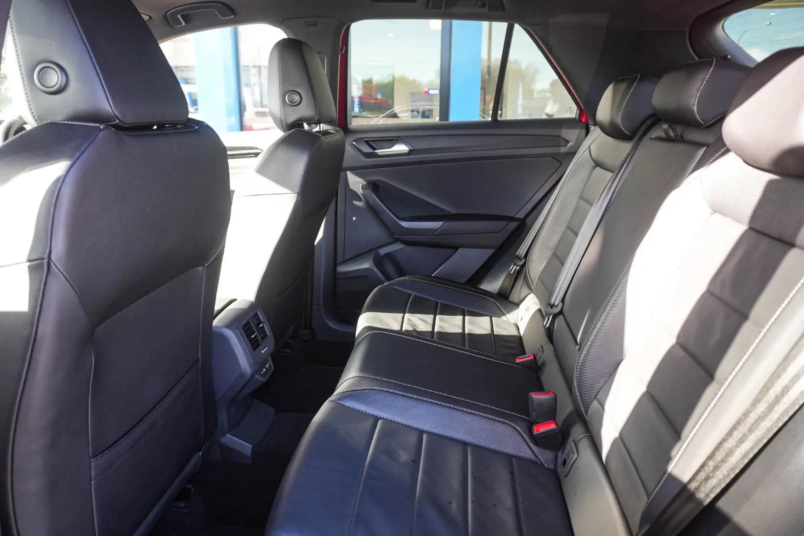 2022 Volkswagen T-Roc Gallery Image 8