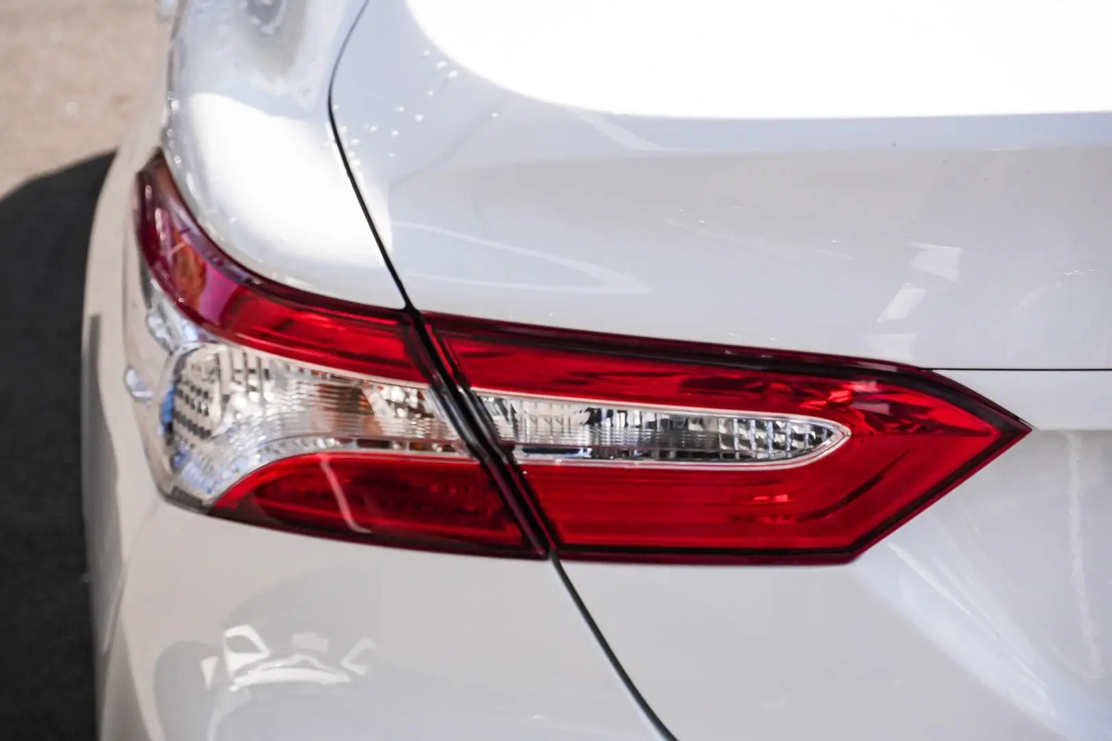 2019 Toyota Camry Gallery Image 13