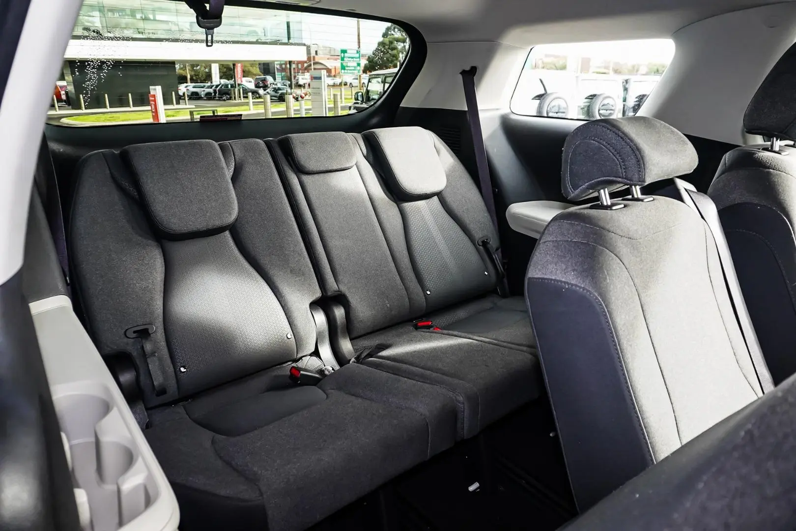 2022 Kia Carnival Gallery Image 8