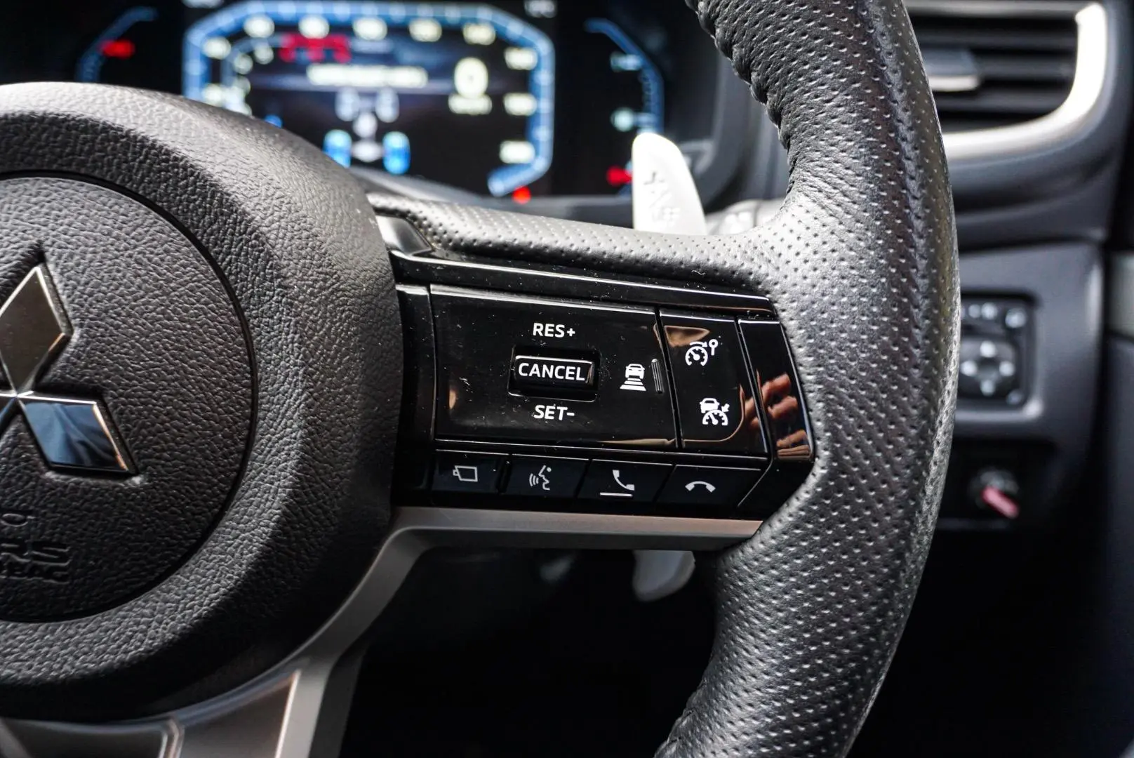2024 Mitsubishi Pajero Sport Gallery Image 21