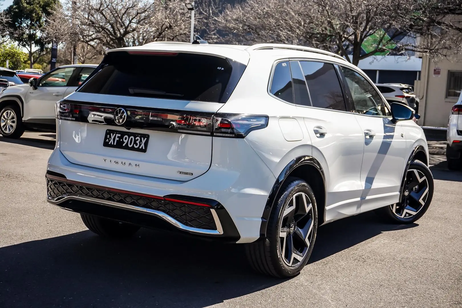2025 Volkswagen Tiguan Gallery Image 3