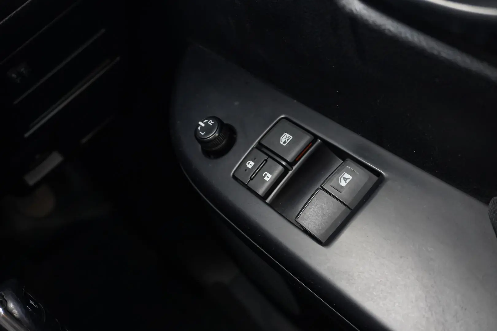 2021 Toyota Hilux Gallery Image 17