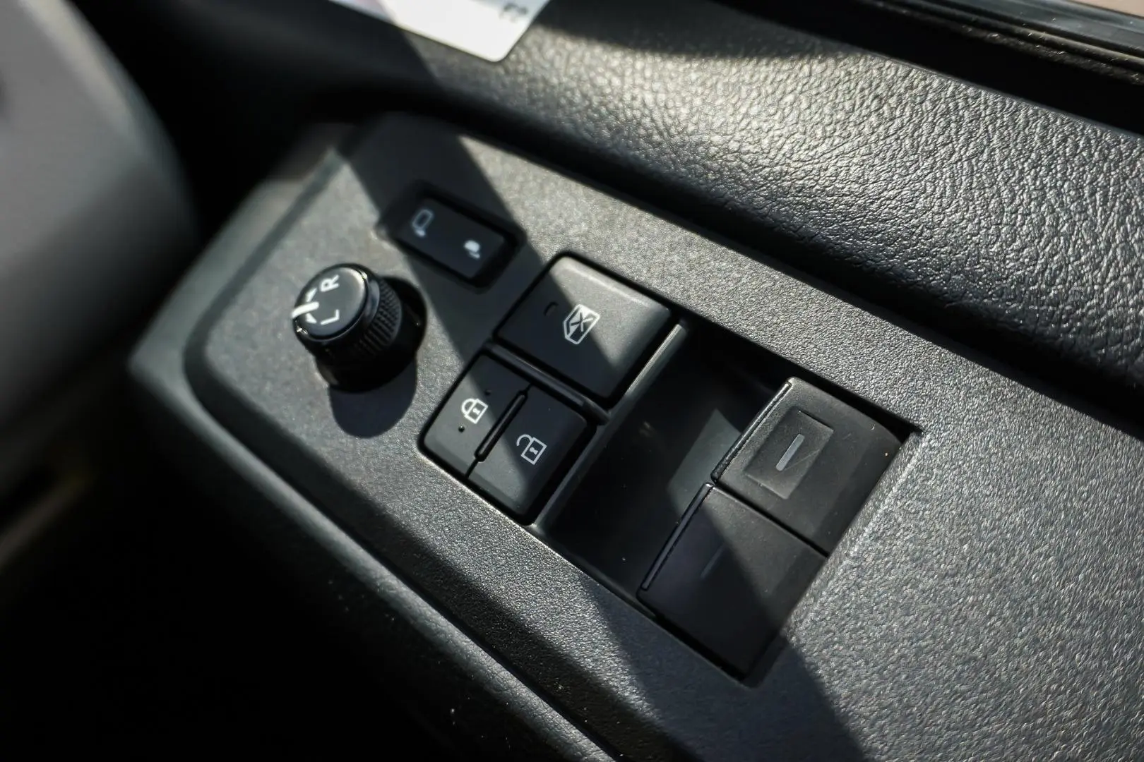 2019 Toyota Hiace Gallery Image 20