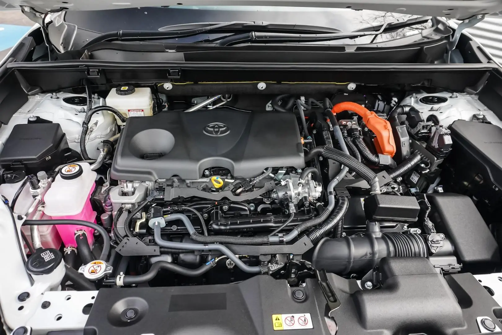 2025 Toyota RAV4 Gallery Image 26