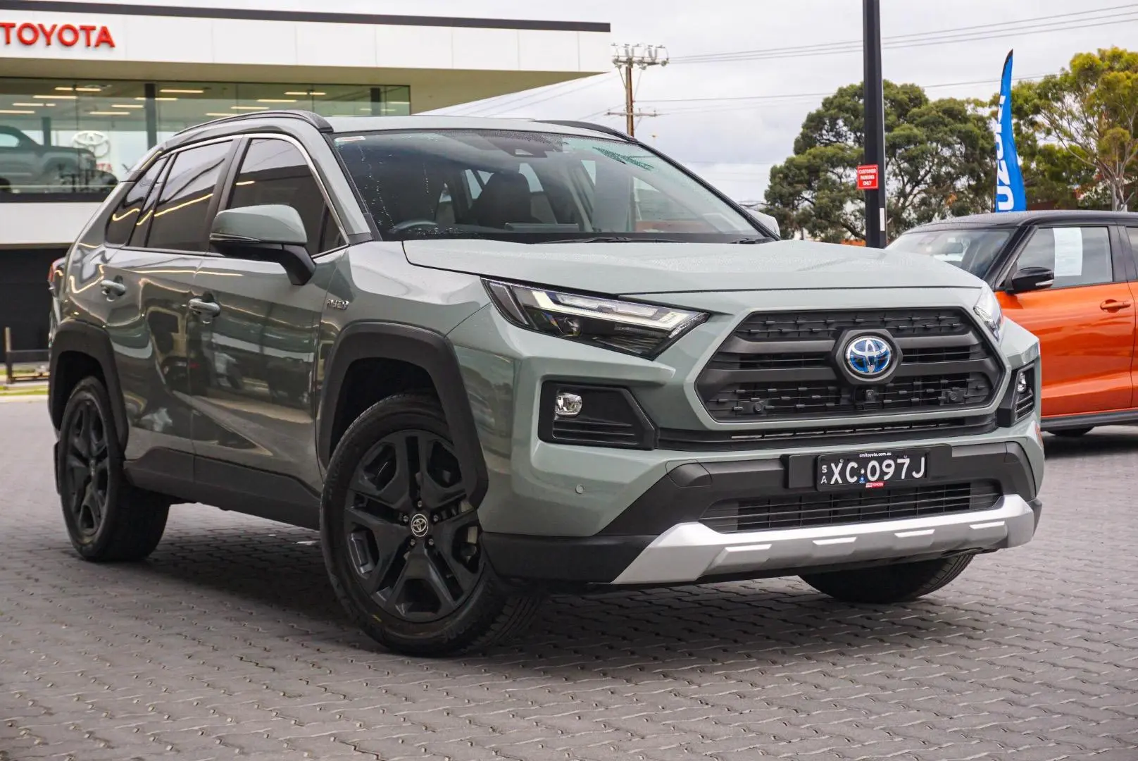 2022 Toyota RAV4 Gallery Image 2