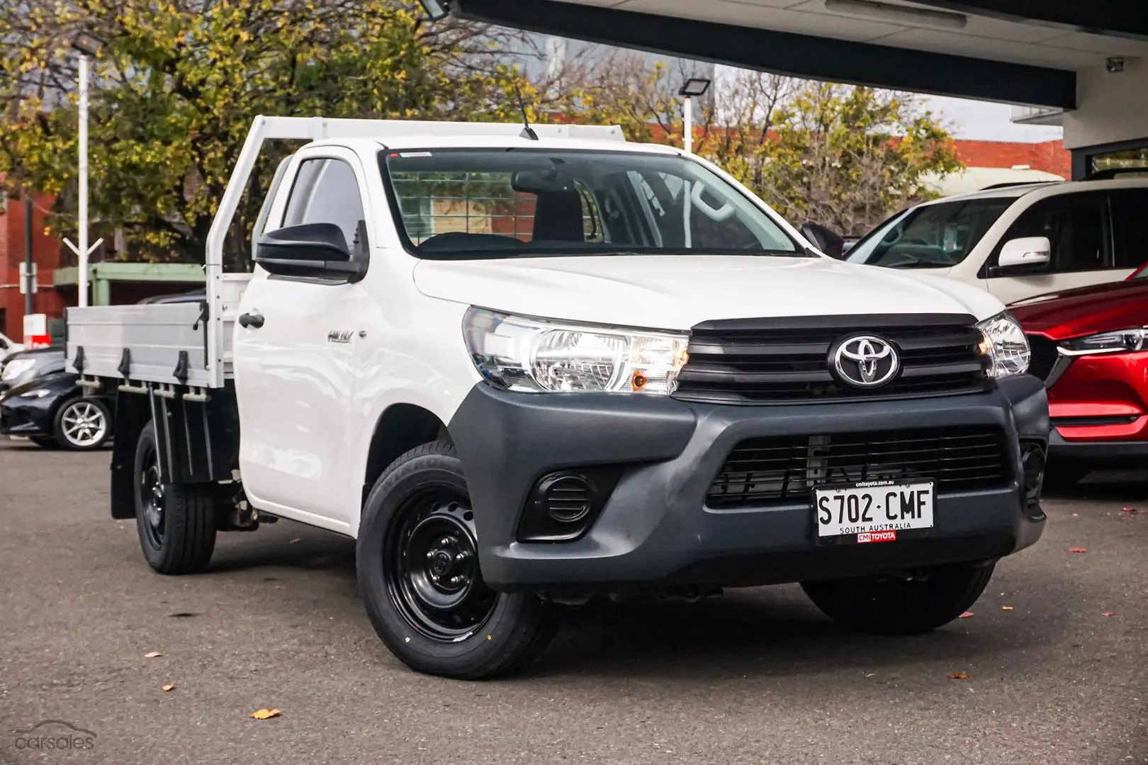 2017 Toyota Hilux Image 2