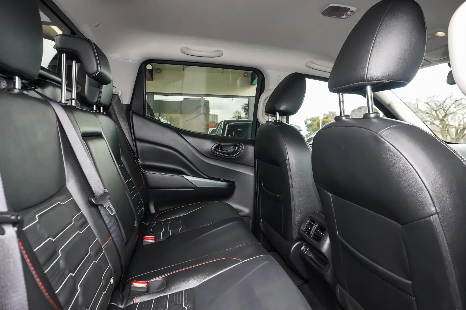 2022 Nissan Navara Gallery Image 8