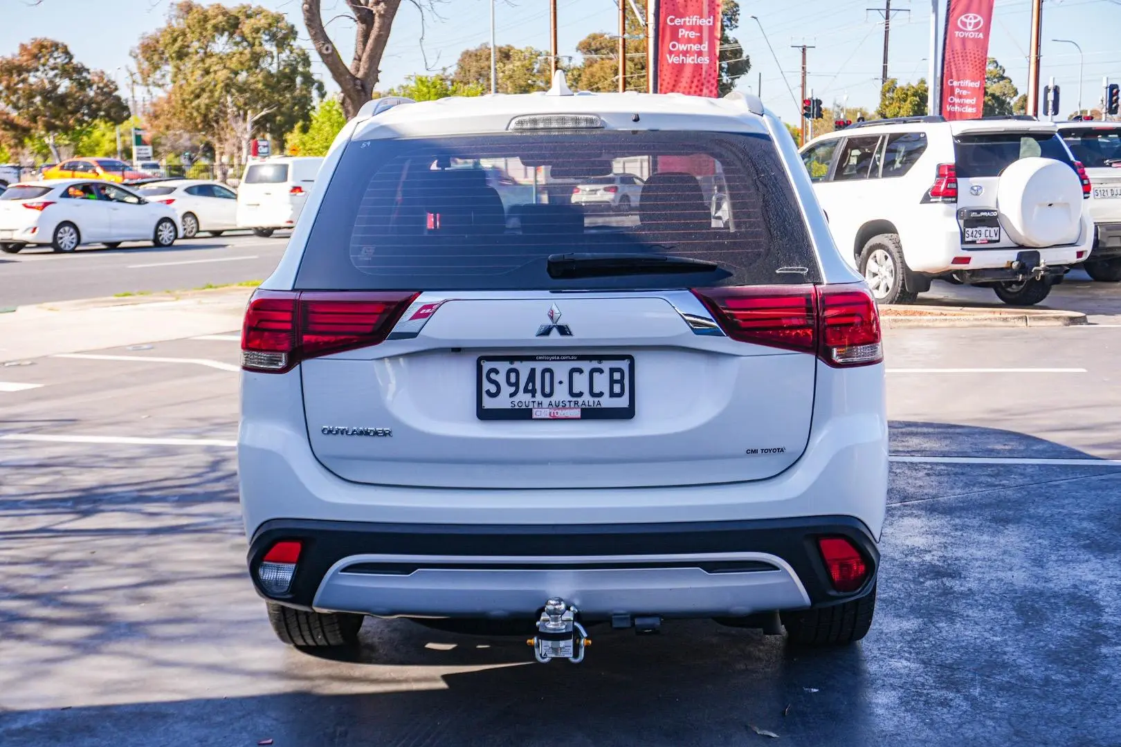 2019 Mitsubishi Outlander Gallery Image 6