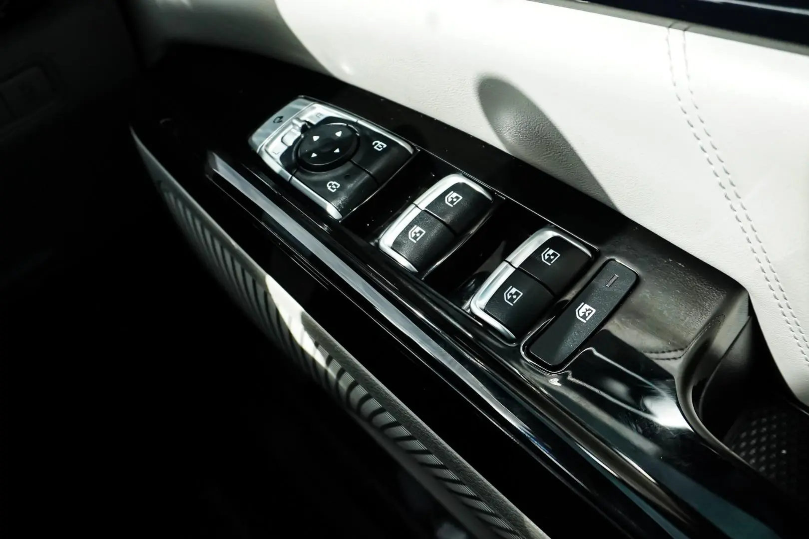 2021 Kia Carnival Gallery Image 23