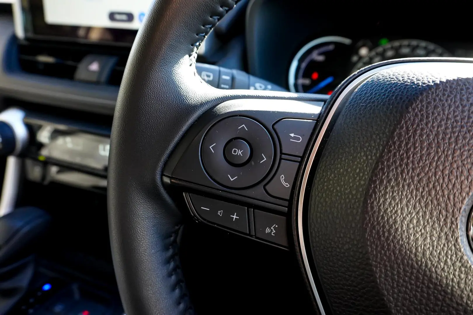 2025 Toyota RAV4 Gallery Image 19