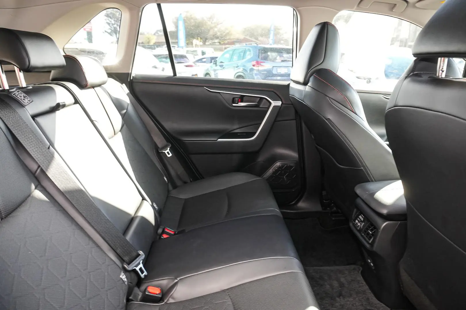 2022 Toyota RAV4 Gallery Image 14