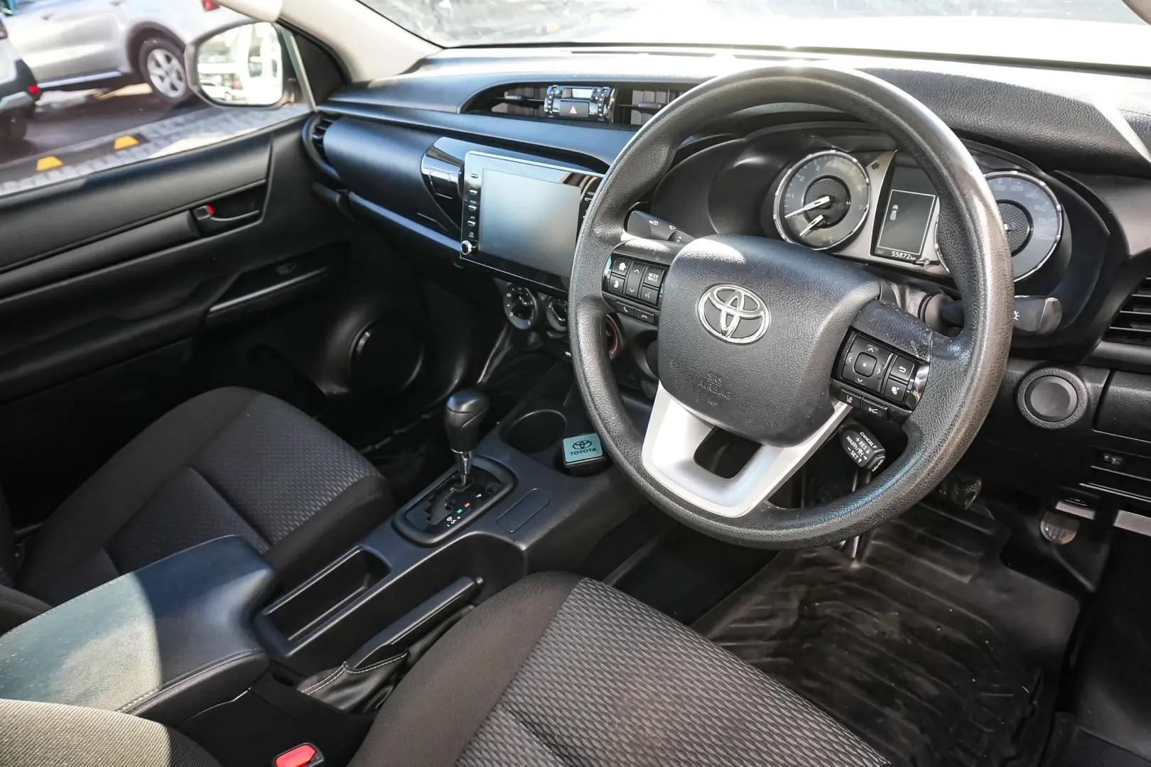 2021 Toyota Hilux Gallery Image 7