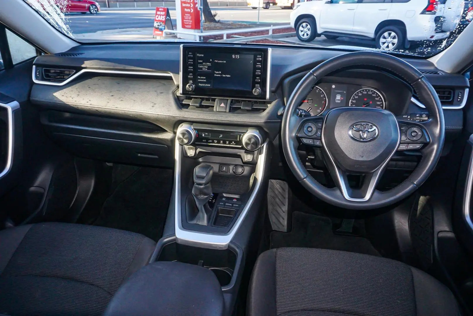 2022 Toyota RAV4 Gallery Image 10