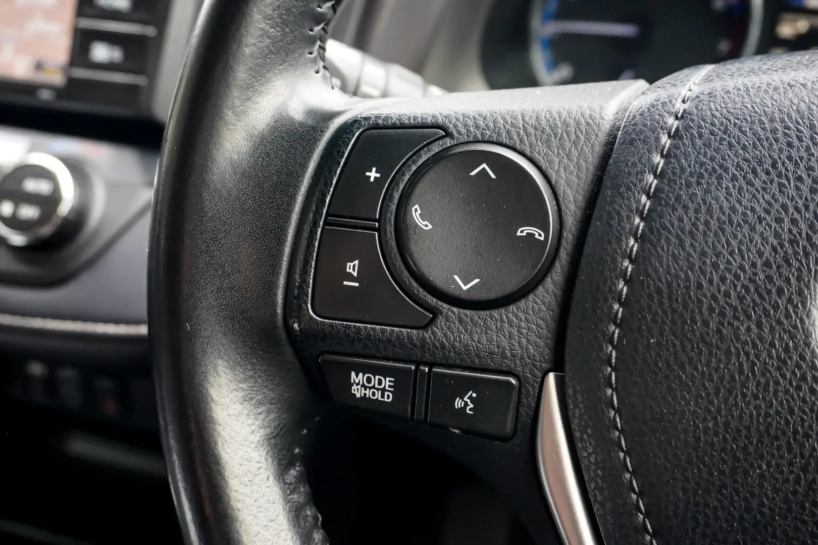 2018 Toyota RAV4 Gallery Image 17