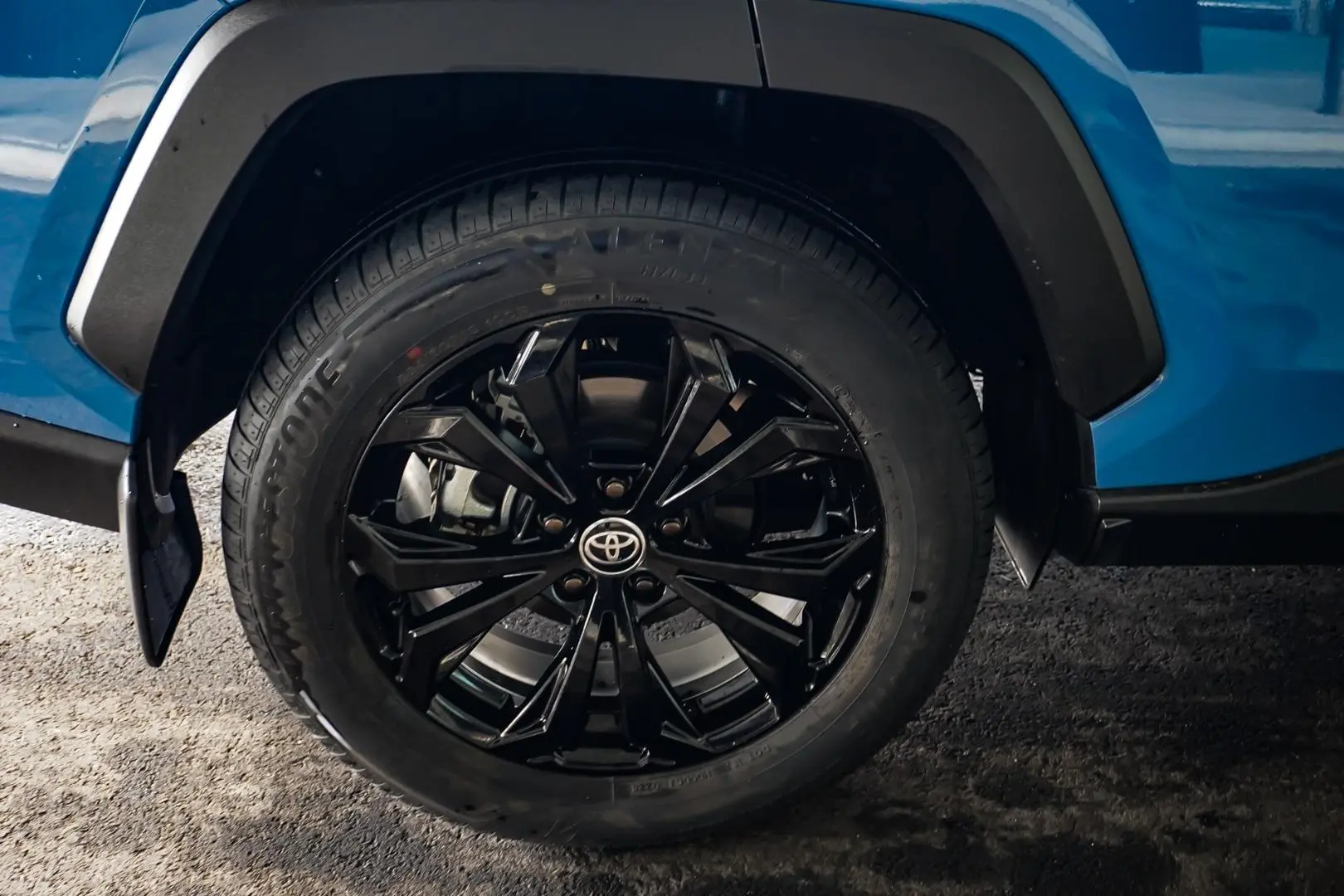 2024 Toyota RAV4 Gallery Image 16