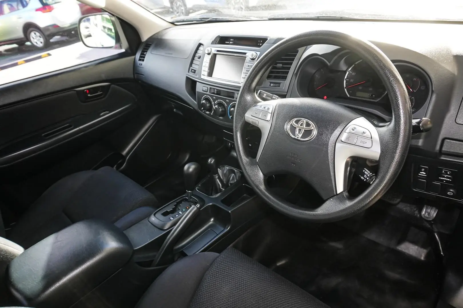 2014 Toyota Hilux Gallery Image 7