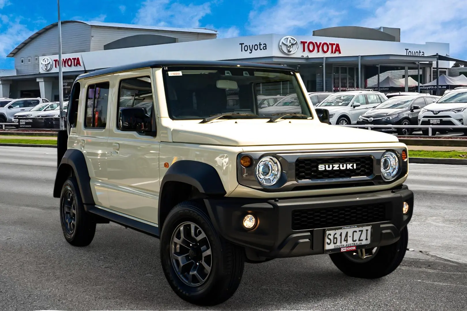 2023 Suzuki Jimny Gallery Image 1