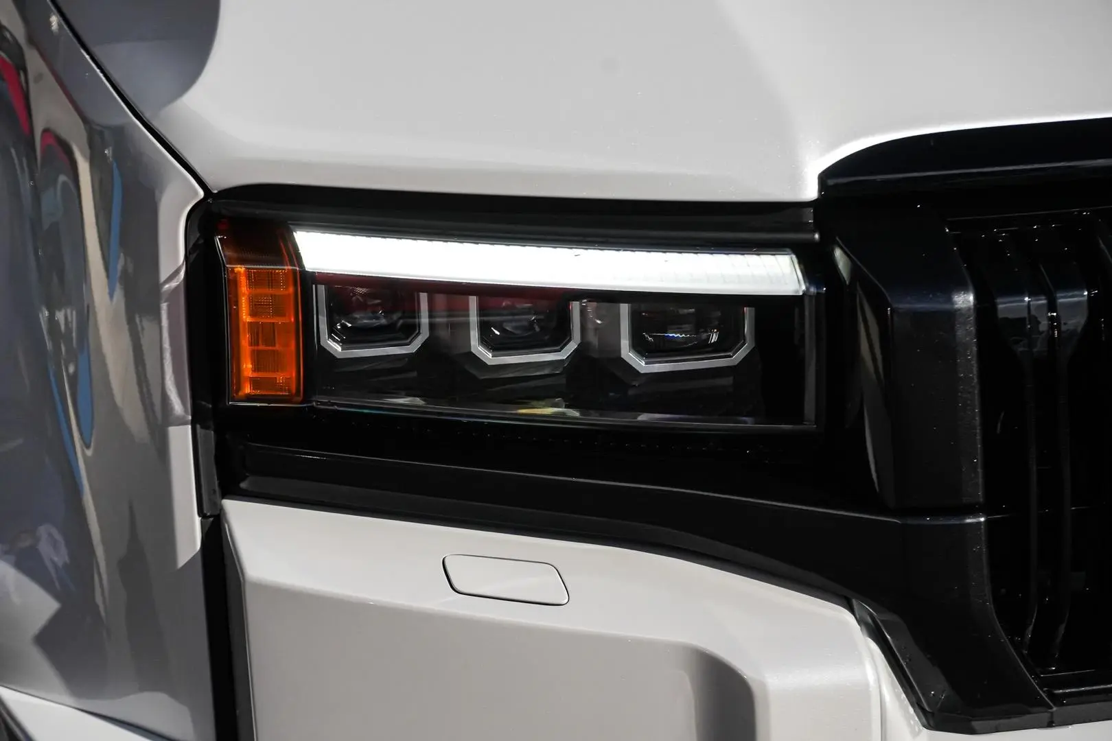 2026 Toyota Landcruiser Prado Gallery Image 12