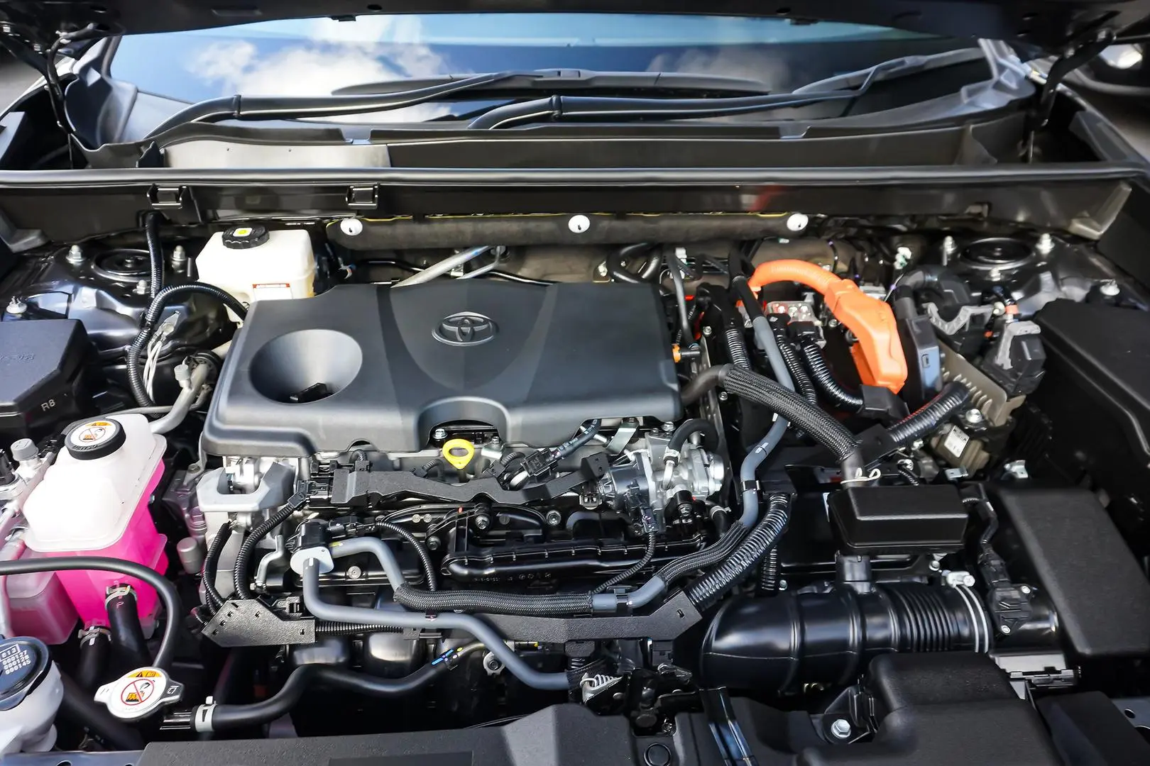 2024 Toyota RAV4 Gallery Image 25